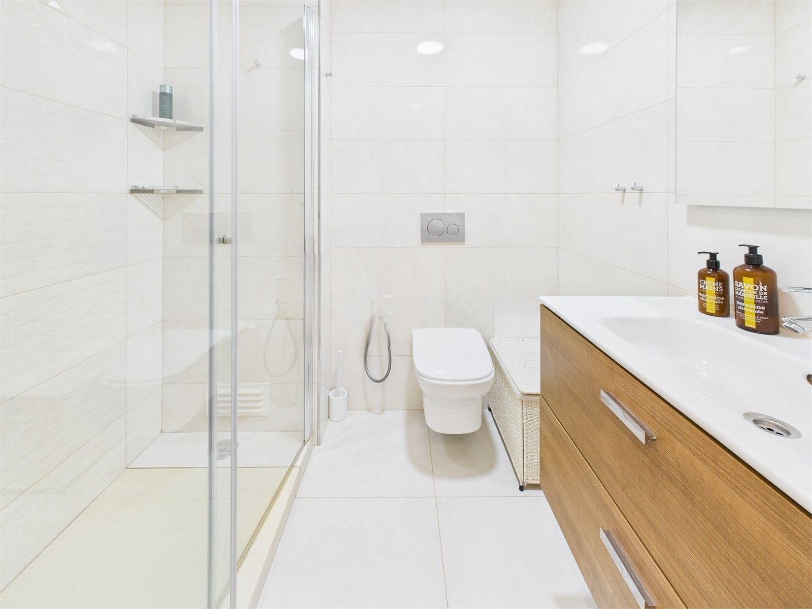 WhatsApp Image 2025-10-18 at 10.22.34 (1)