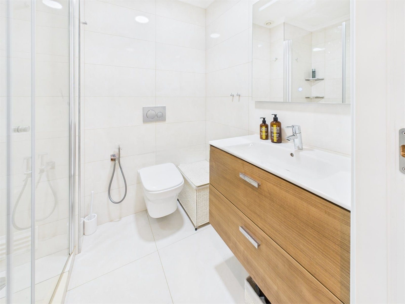 WhatsApp Image 2025-10-18 at 10.22.34